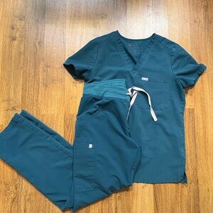 Figs Caribbean blue scrub set